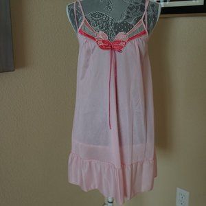 Gorgeous Gloria Vanderbilt pink vintage Nightie
